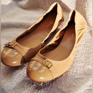 Cole Haan Foldable Flats Beige Glossy Cap-Toe Loafers Size 10